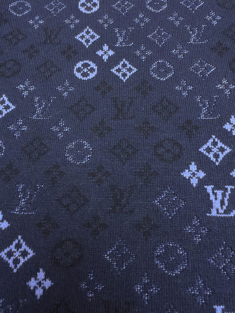 LV Sweater 103
