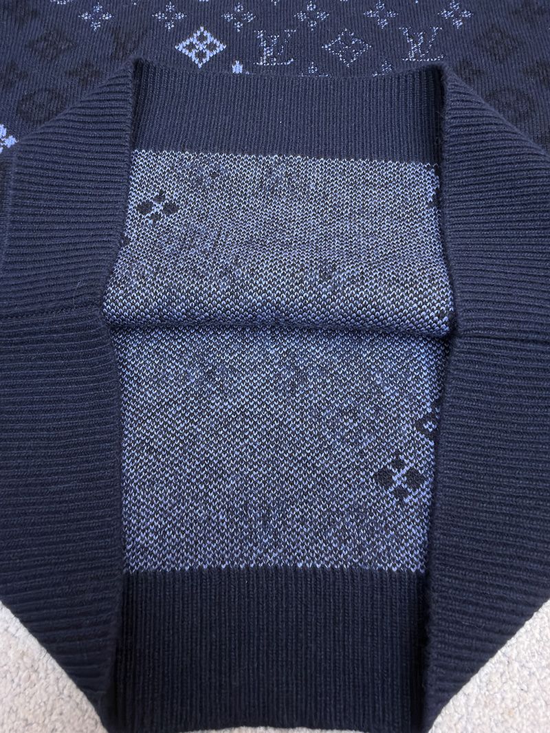LV Sweater 103