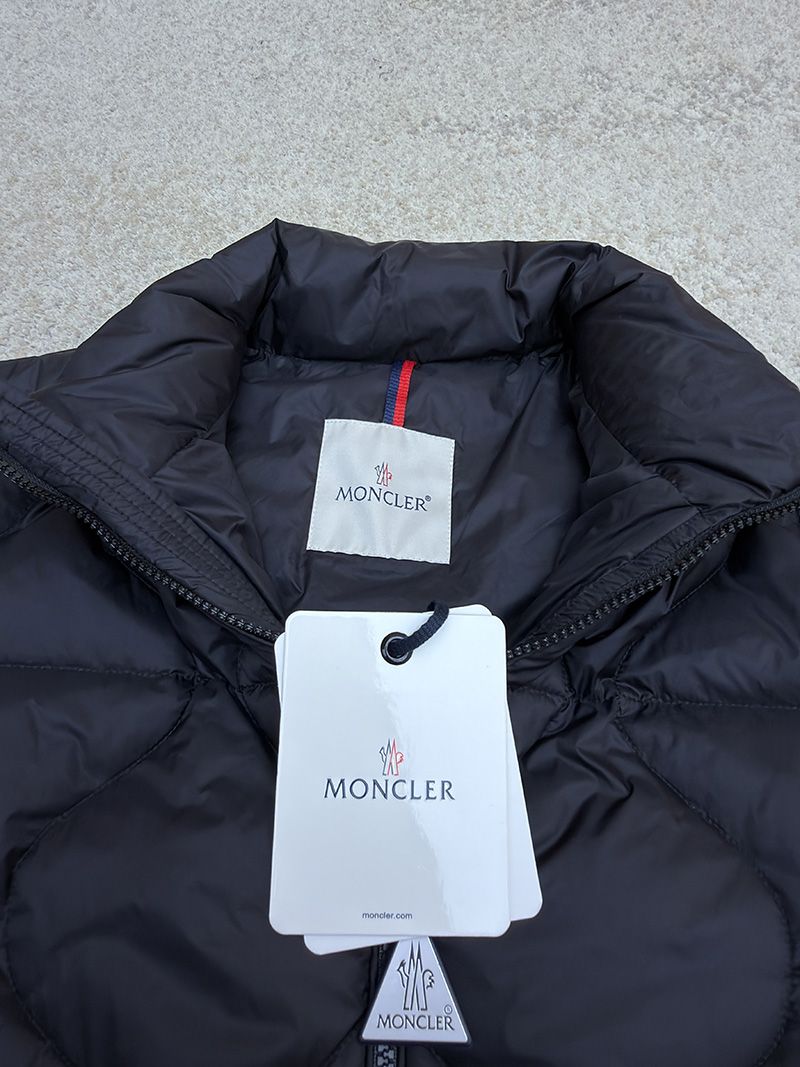 Moncler Down jacket 016