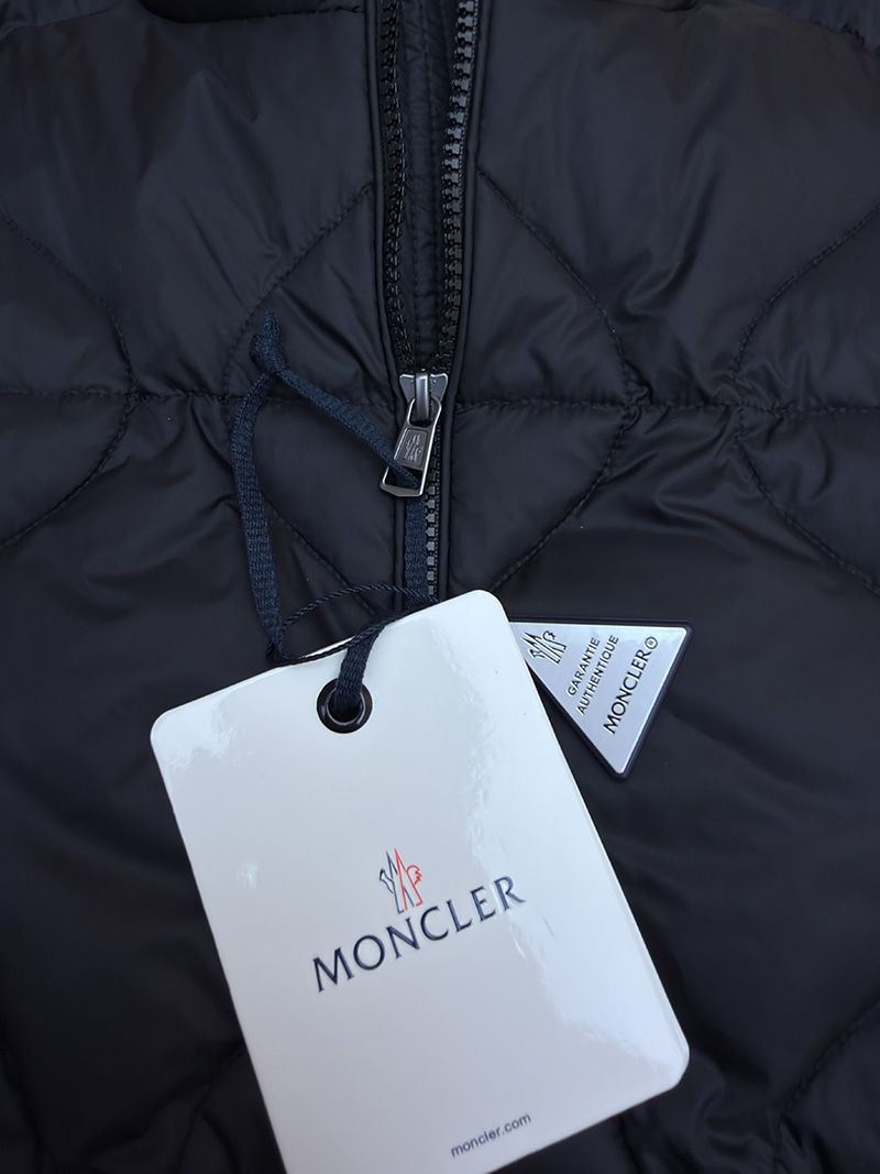 Moncler Down jacket 016