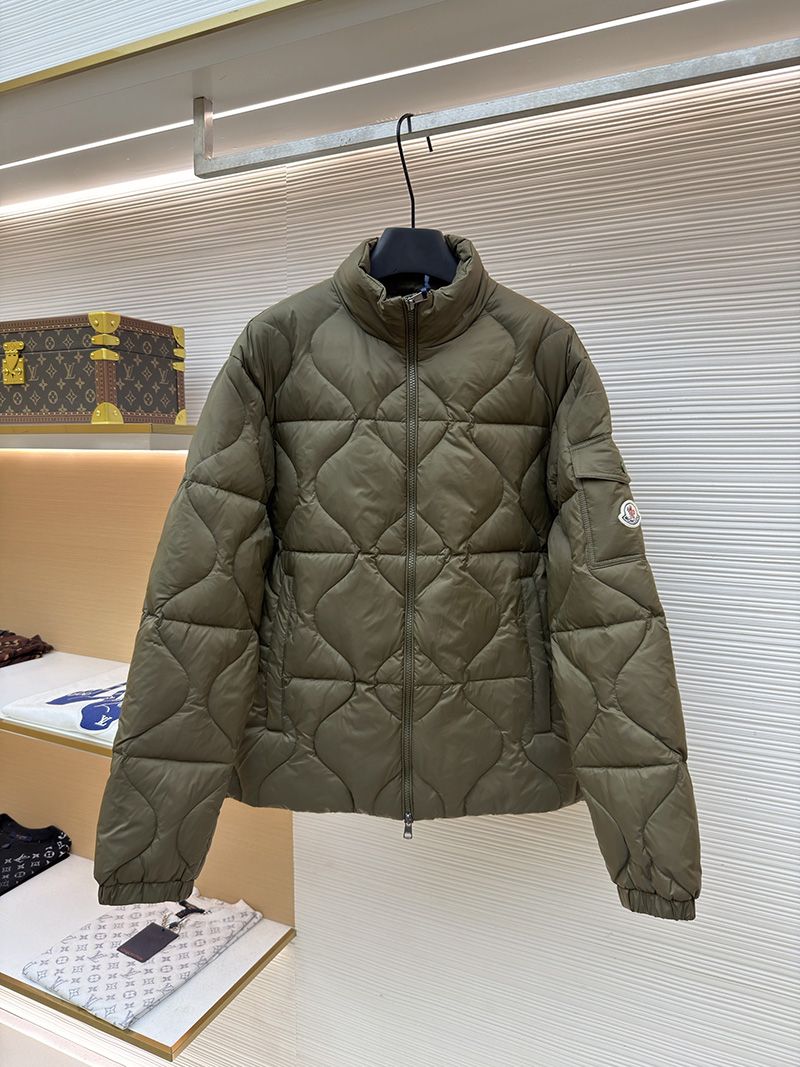 Moncler Down jacket 017