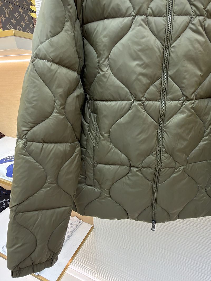 Moncler Down jacket 017
