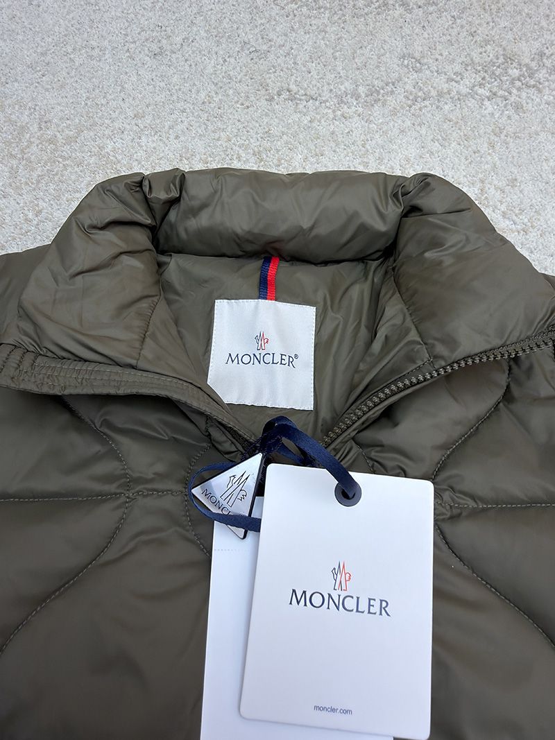 Moncler Down jacket 017
