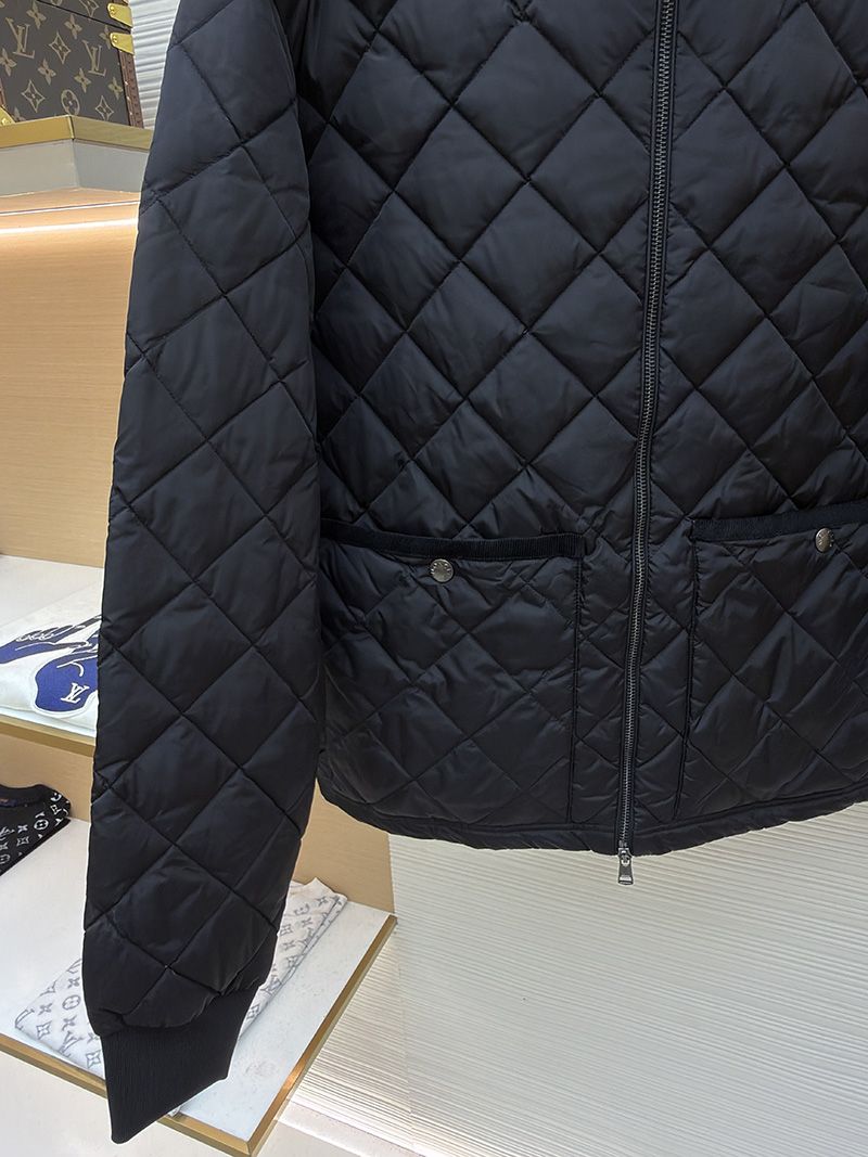 Moncler Down jacket 018