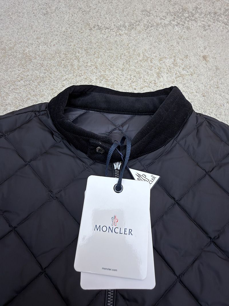 Moncler Down jacket 018