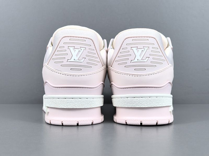 LV Wmns Trainer Sneaker 146