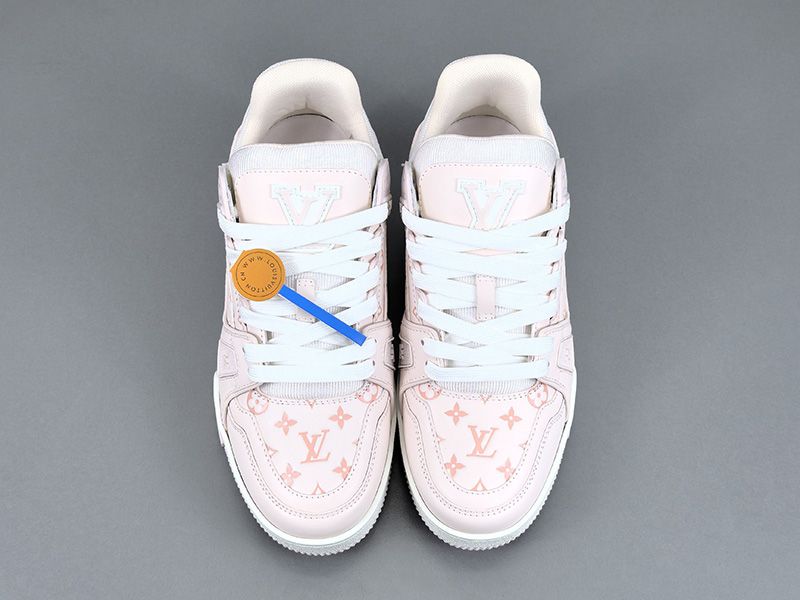 LV Wmns Trainer Sneaker 146