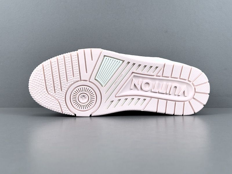 LV Wmns Trainer Sneaker 146