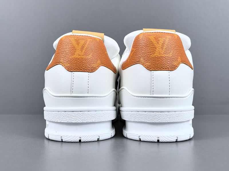 LV Trainer Sneaker 147