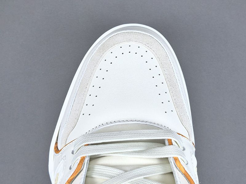 LV Trainer Sneaker 147
