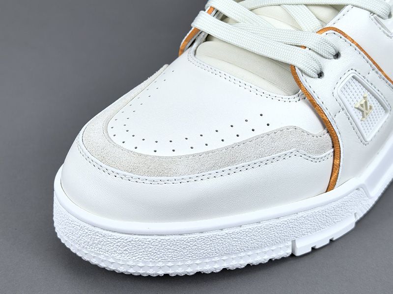 LV Trainer Sneaker 147