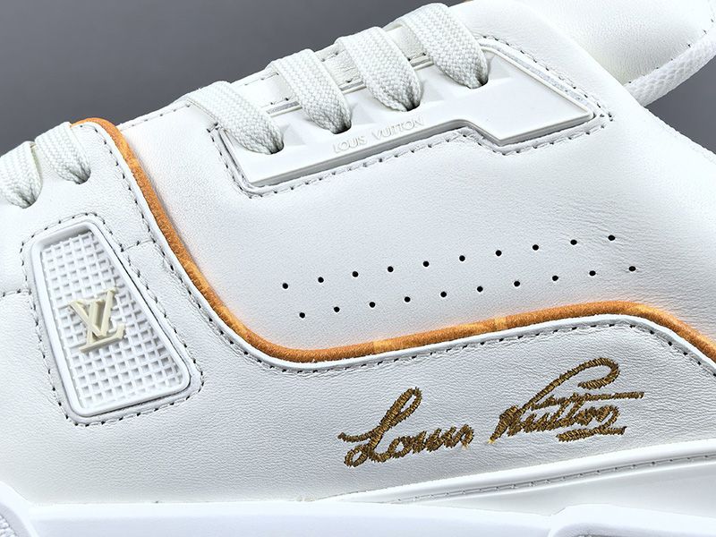 LV Trainer Sneaker 147