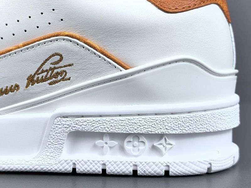 LV Trainer Sneaker 147