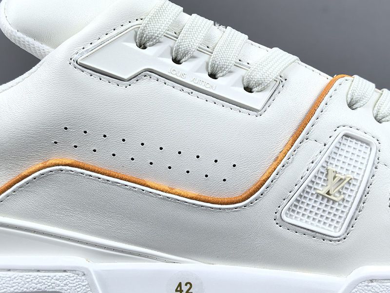LV Trainer Sneaker 147