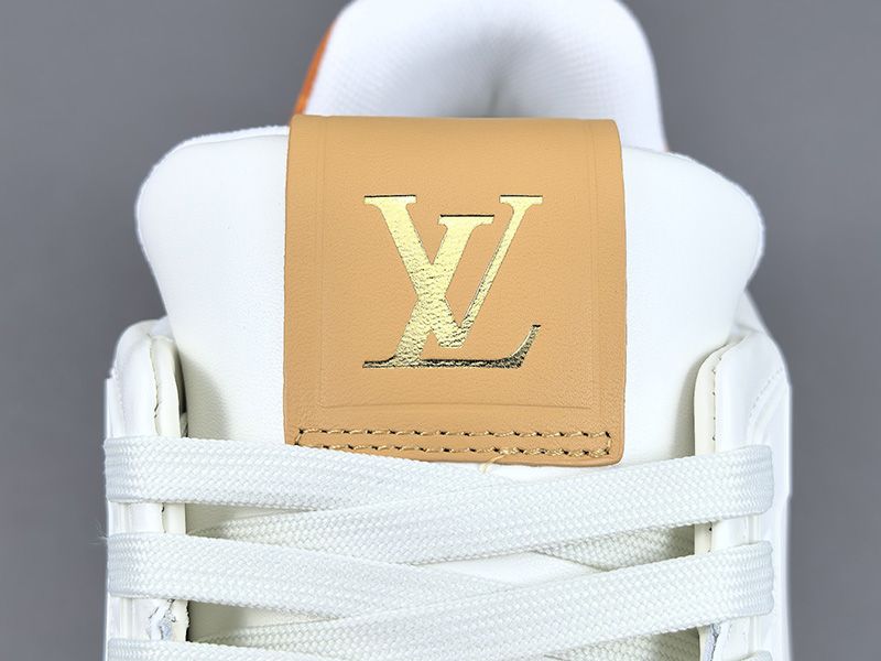 LV Trainer Sneaker 147