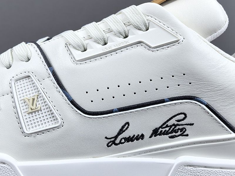 LV Trainer Sneaker 148