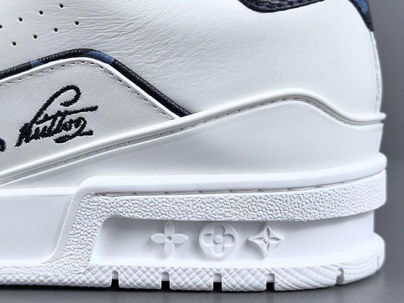 LV Trainer Sneaker 148
