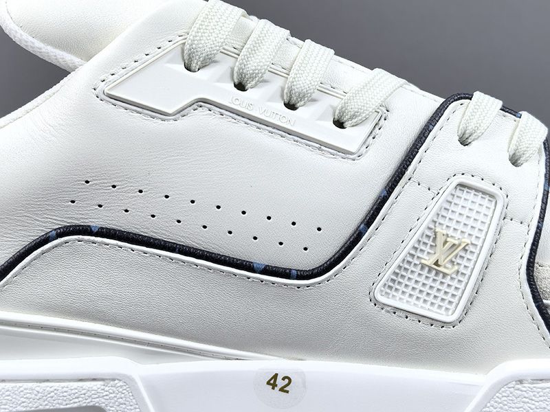 LV Trainer Sneaker 148