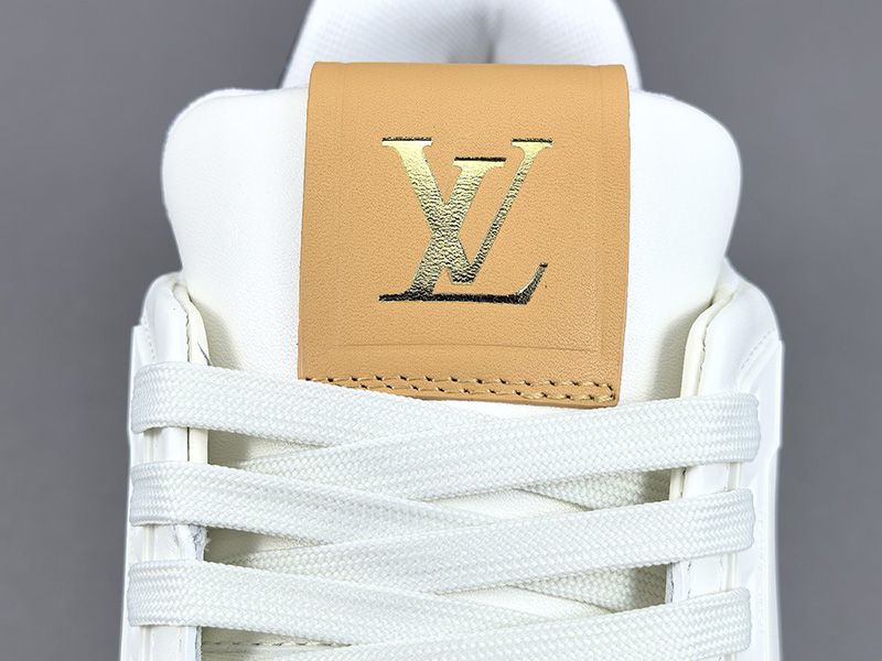 LV Trainer Sneaker 148