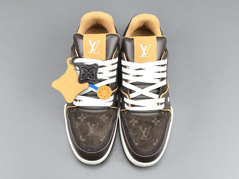 LV Trainer Sneaker 150