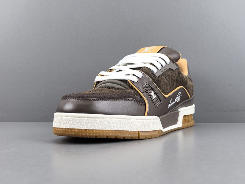 LV Trainer Sneaker 150