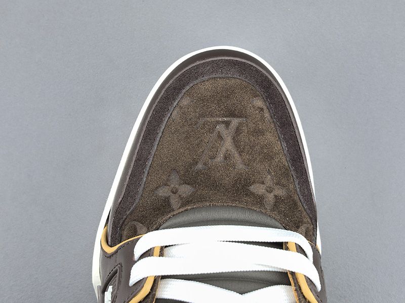 LV Trainer Sneaker 150