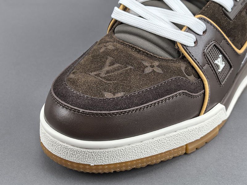 LV Trainer Sneaker 150