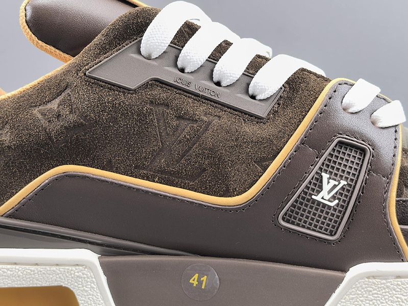 LV Trainer Sneaker 150