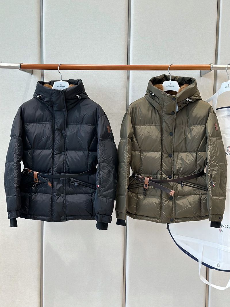 Moncler Wmns Down jacket 020