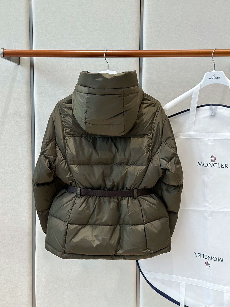 Moncler Wmns Down jacket 021