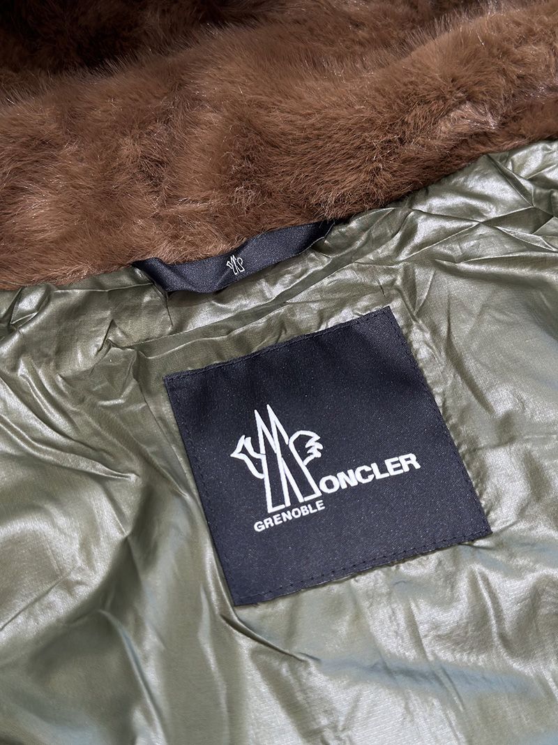 Moncler Wmns Down jacket 021
