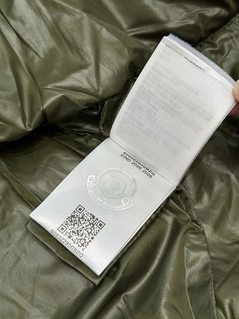 Moncler Wmns Down jacket 021