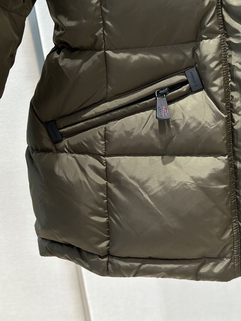 Moncler Wmns Down jacket 021