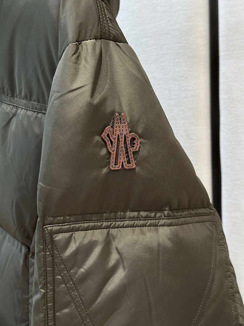 Moncler Wmns Down jacket 021