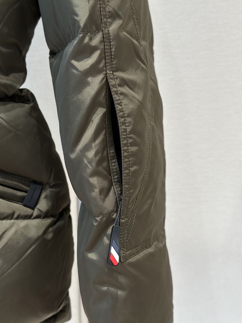 Moncler Wmns Down jacket 021