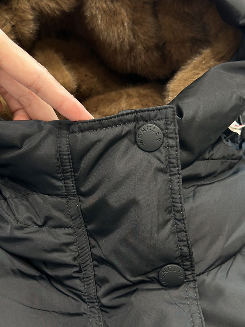 Moncler Wmns Down jacket 020