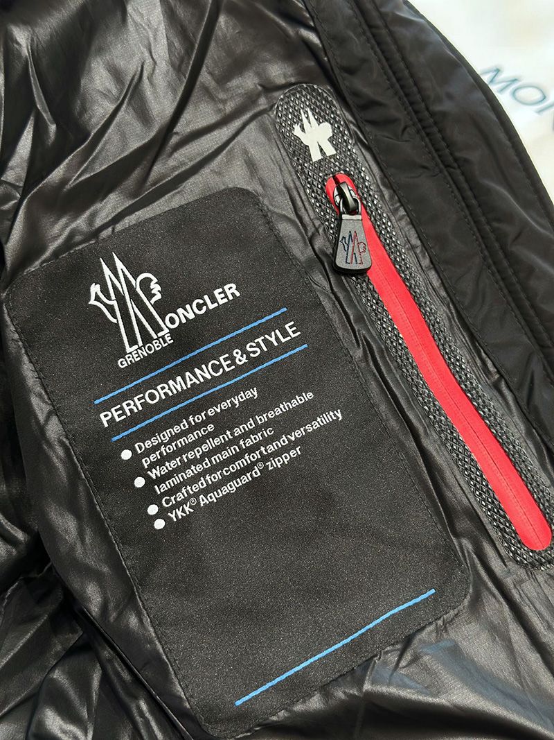 Moncler Wmns Down jacket 020
