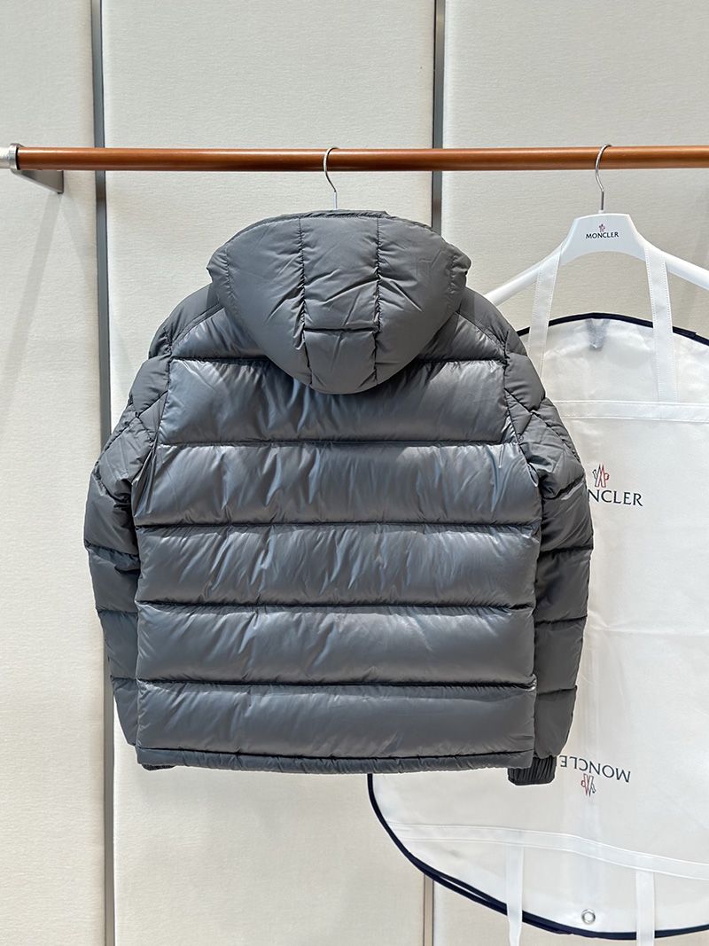 Moncler Down jacket 023