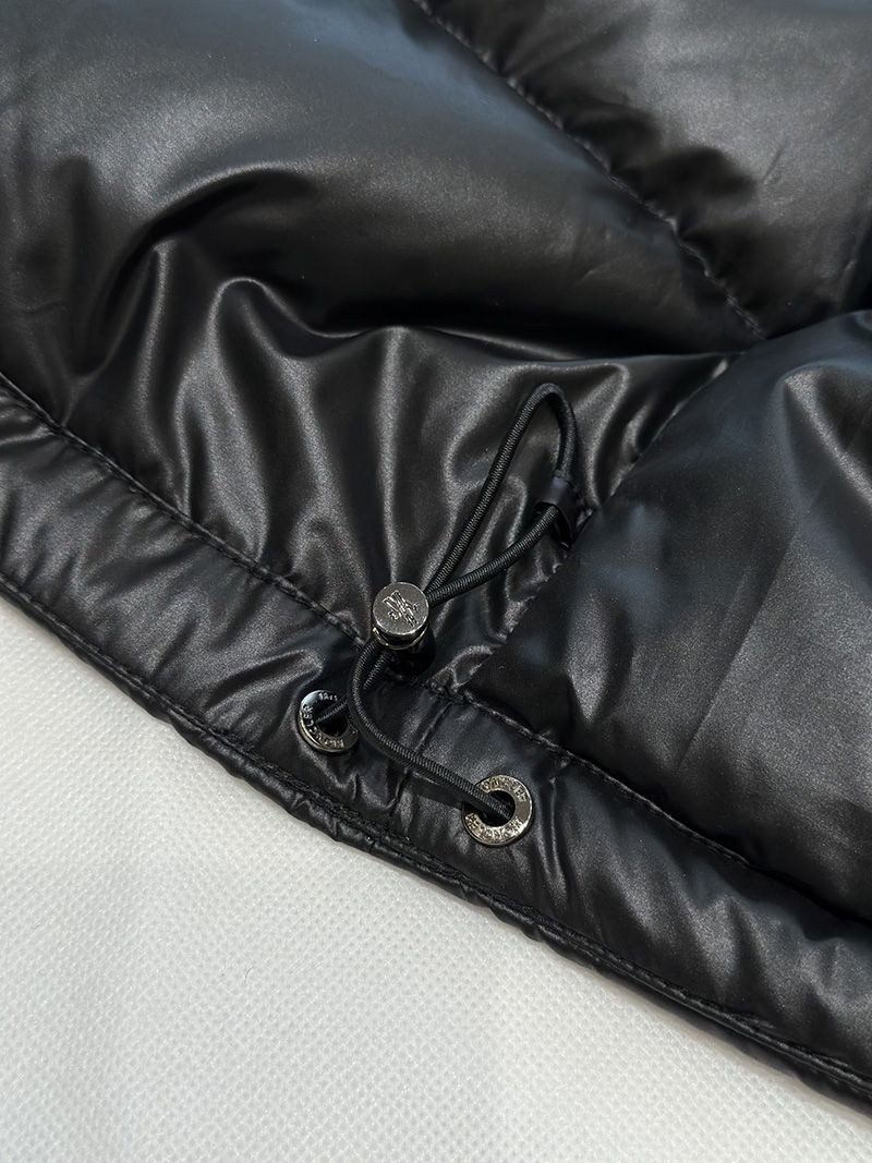 Moncler Down jacket 022