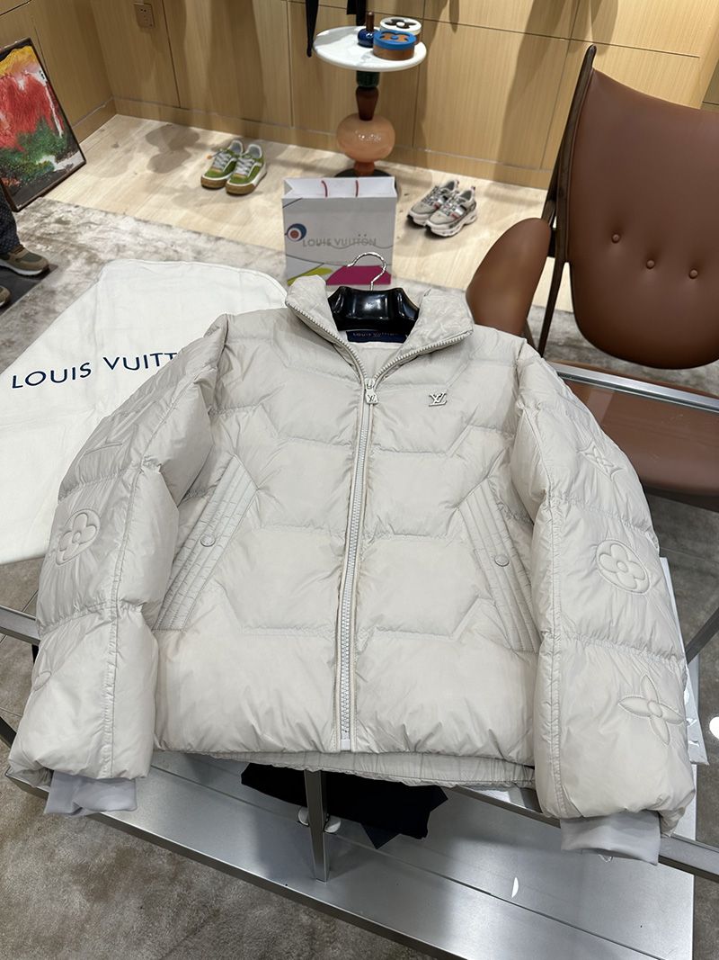 LV Down jacket 106