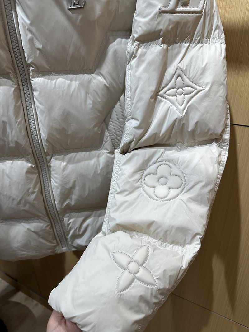LV Down jacket 106