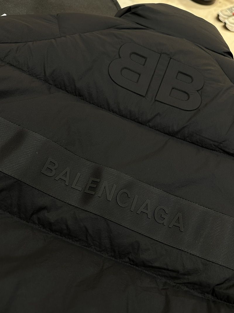 Balenciaga Down jacket 020