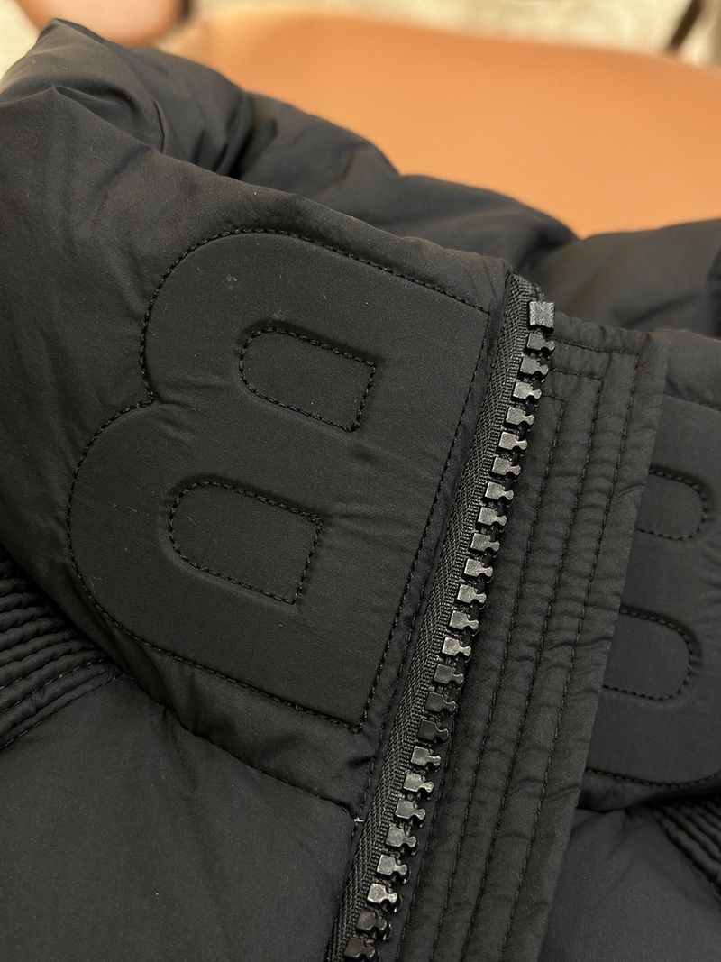 Balenciaga Down jacket 020