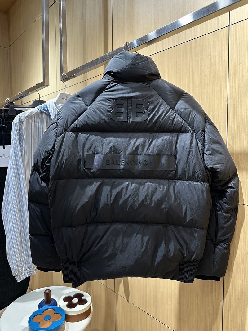 Balenciaga Down jacket 020