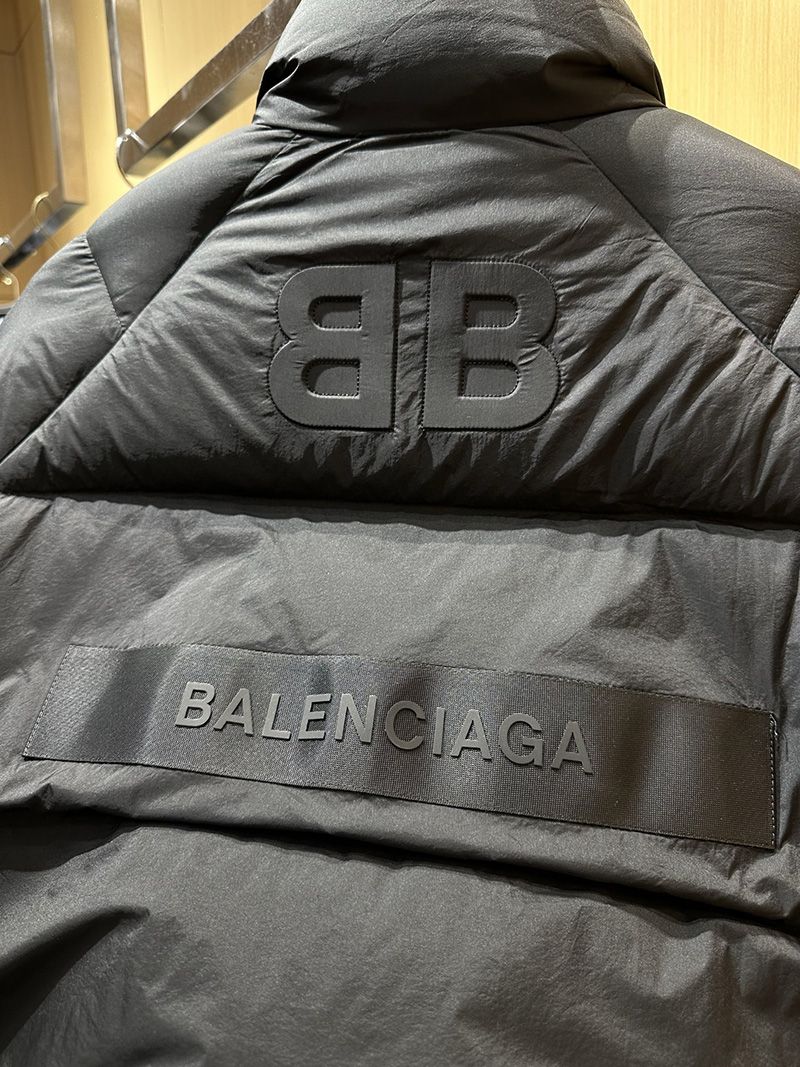 Balenciaga Down jacket 020