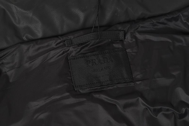 Prada Vest 017