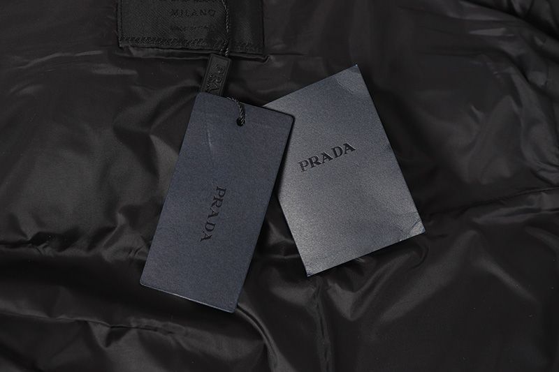 Prada Vest 017