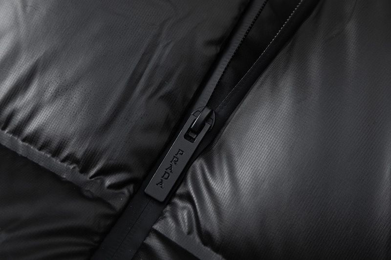 Prada Vest 017