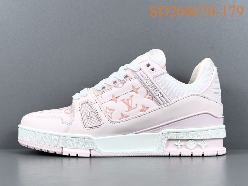LV Wmns Trainer Sneaker 146